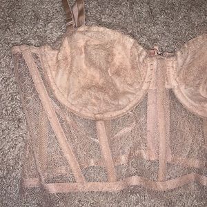 WINDSOR Lace Appeal Scalloped Lace Bustier